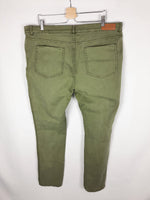 VIOLETA BY MANGO. pantalon verde caqui lineas T.52