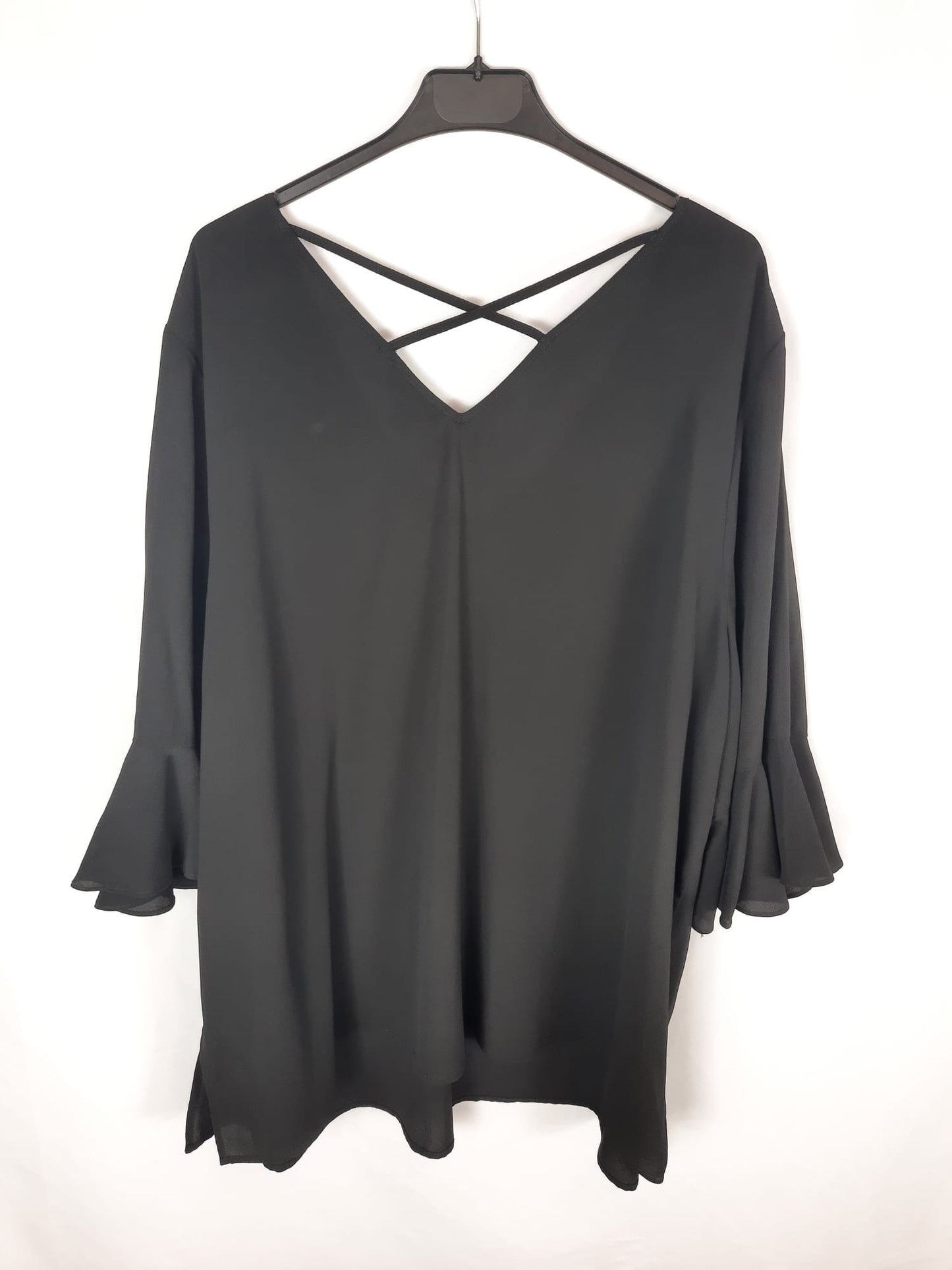 NEW LOOK. blusa negra cuerdas espalda escote pico T.54