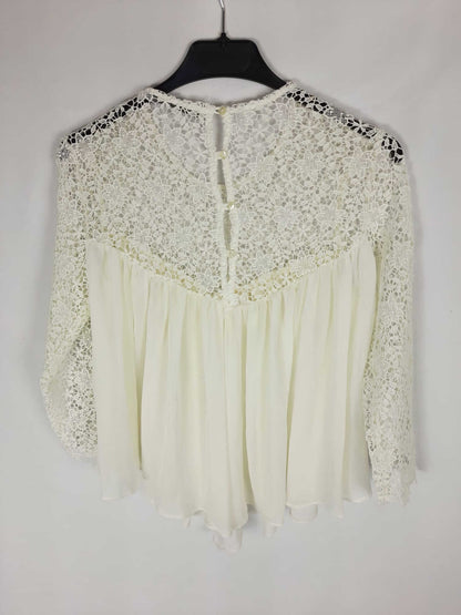 ZARA. Blusa blanca con parte superior de encaje T.m