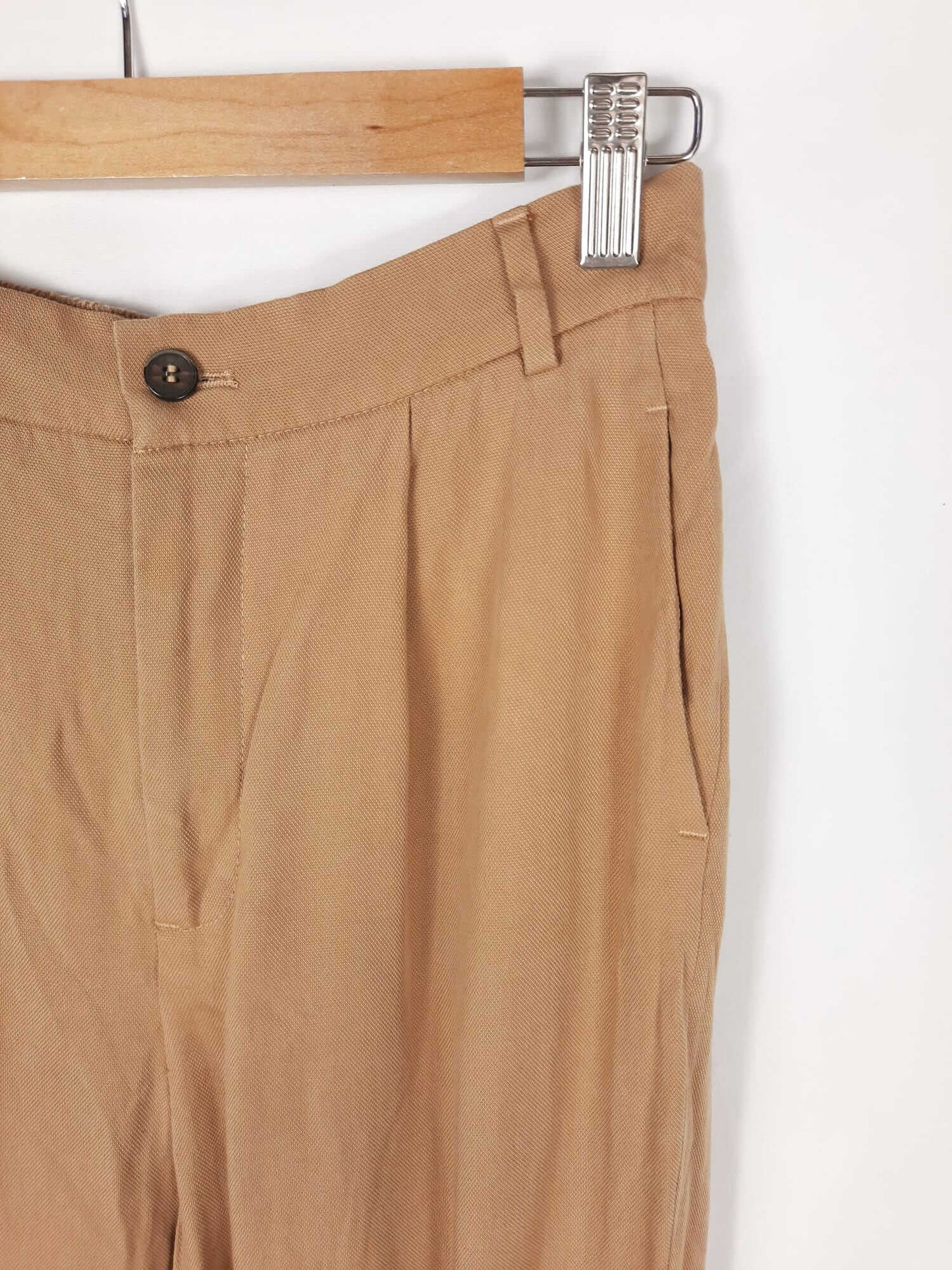 ZARA. Pantalones beige de vestir T.xs