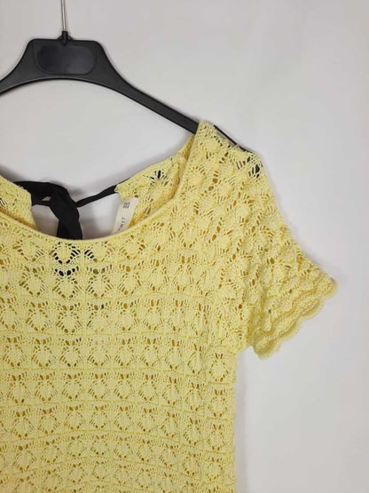 ZARA. Camiseta de croché amarilla T.m
