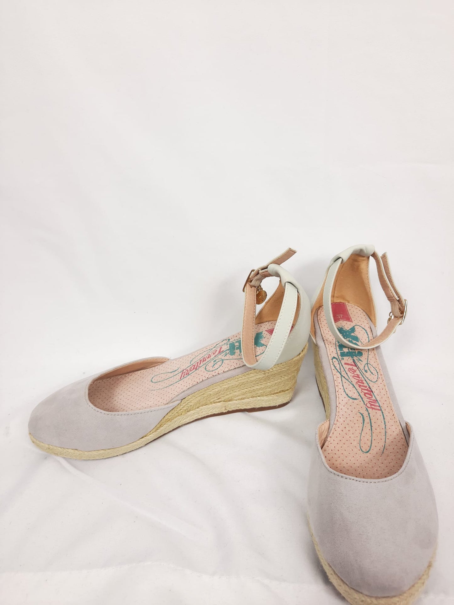 XTI. Suede esparto wedges T.37