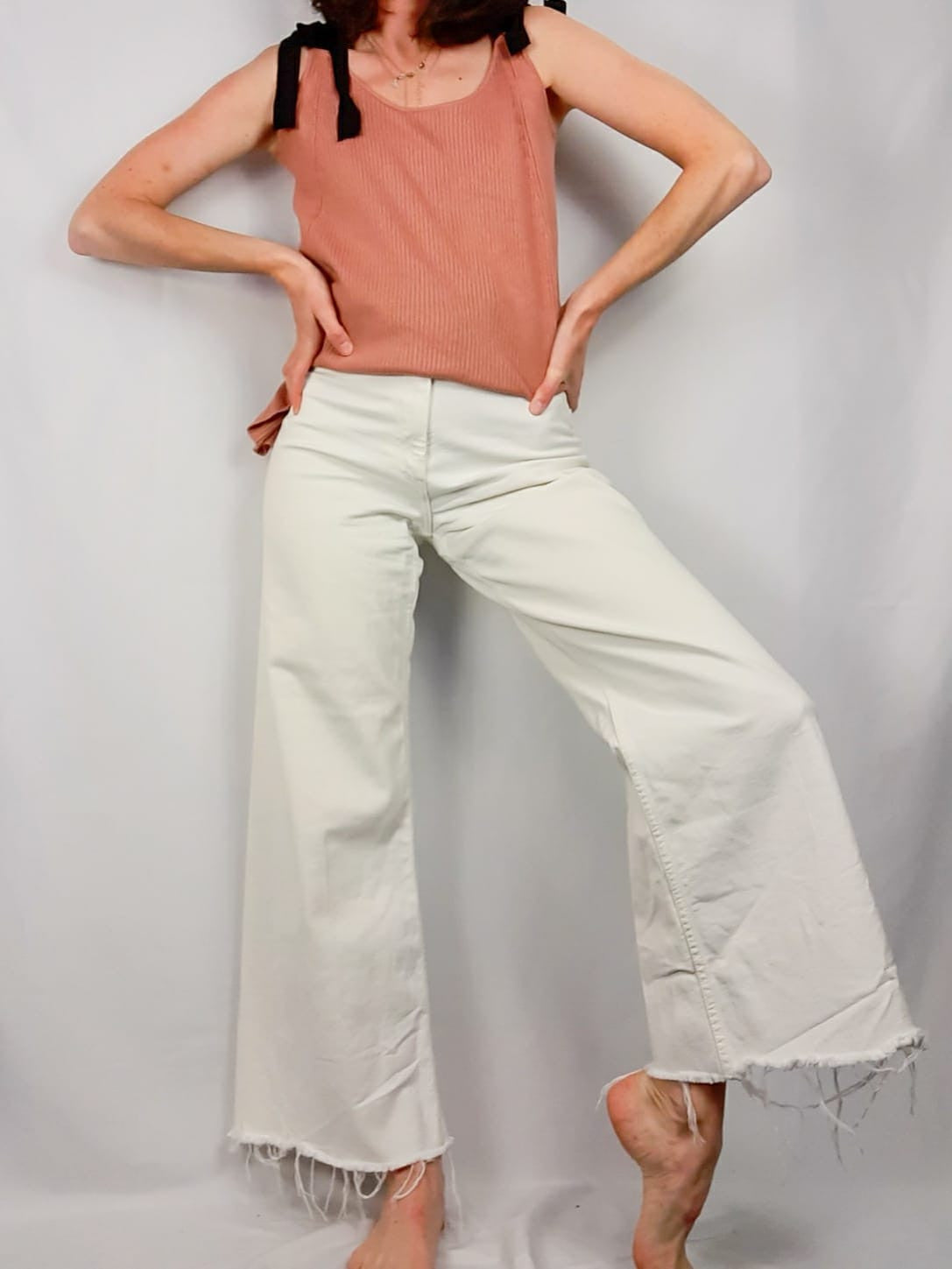 ZARA. Pink ribbed top with black straps Ts
