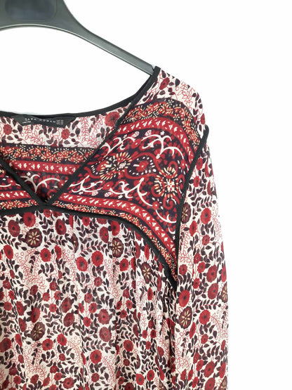 ZARA. Semi-sheer blouse with red floral print Ts