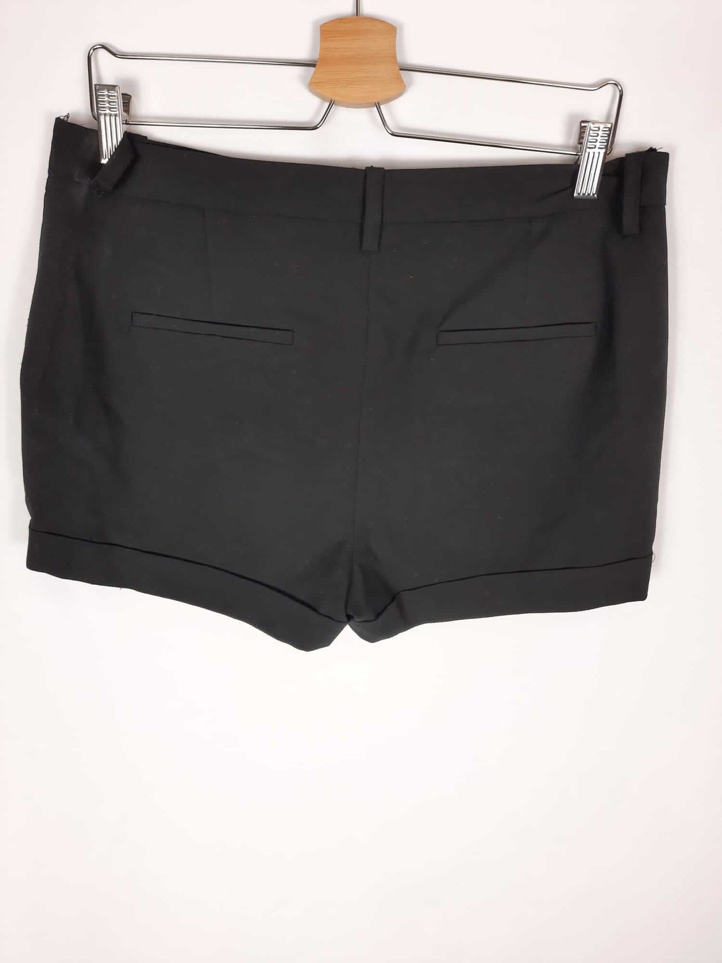 ZARA. Black shorts with front zipper. Size l