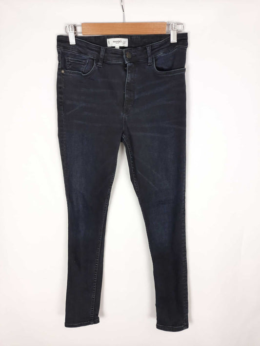 MANGO. Vaquero oscuro efecto lavado T.38