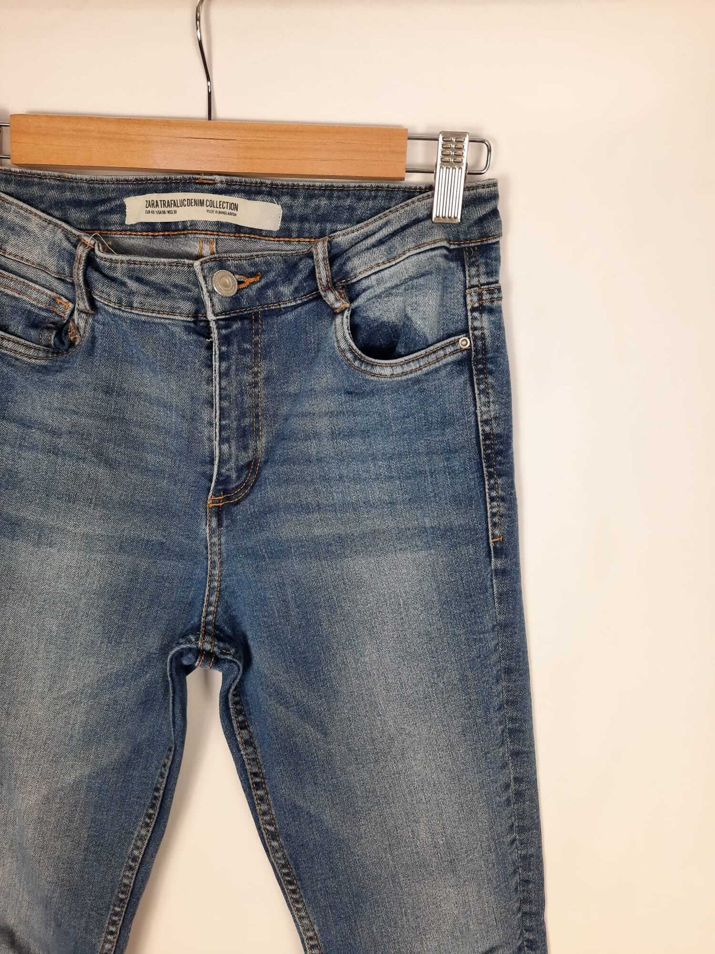 ZARA. Jeans vaqueros T.40