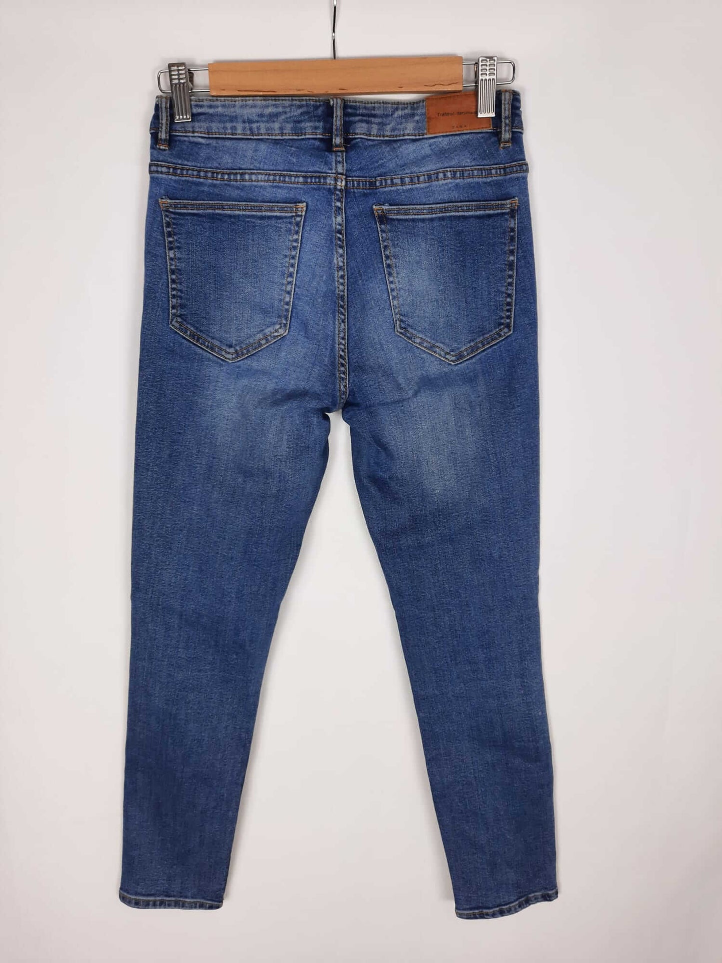 ZARA. Jeans vaqueros T.40
