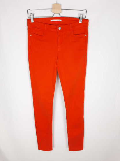 ZARA. Pantalon pitillo rojo T.40 (38 real)
