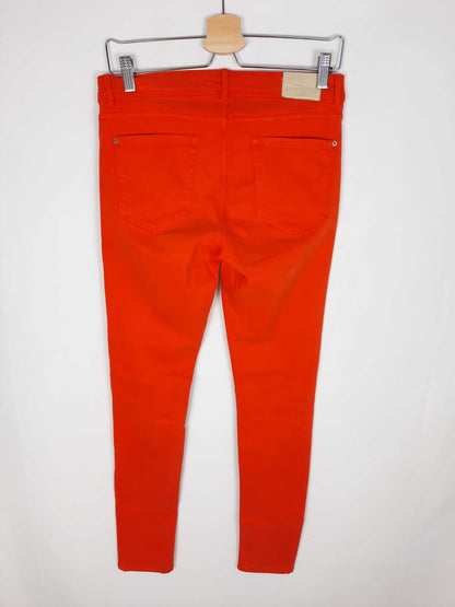 ZARA. Pantalon pitillo rojo T.40 (38 real)