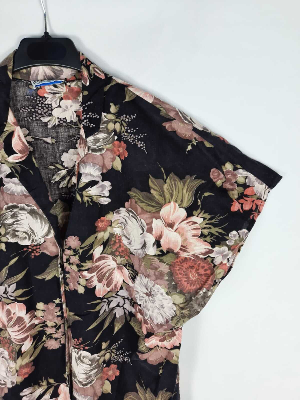 OTHER. fitted shirt with floral print Ts