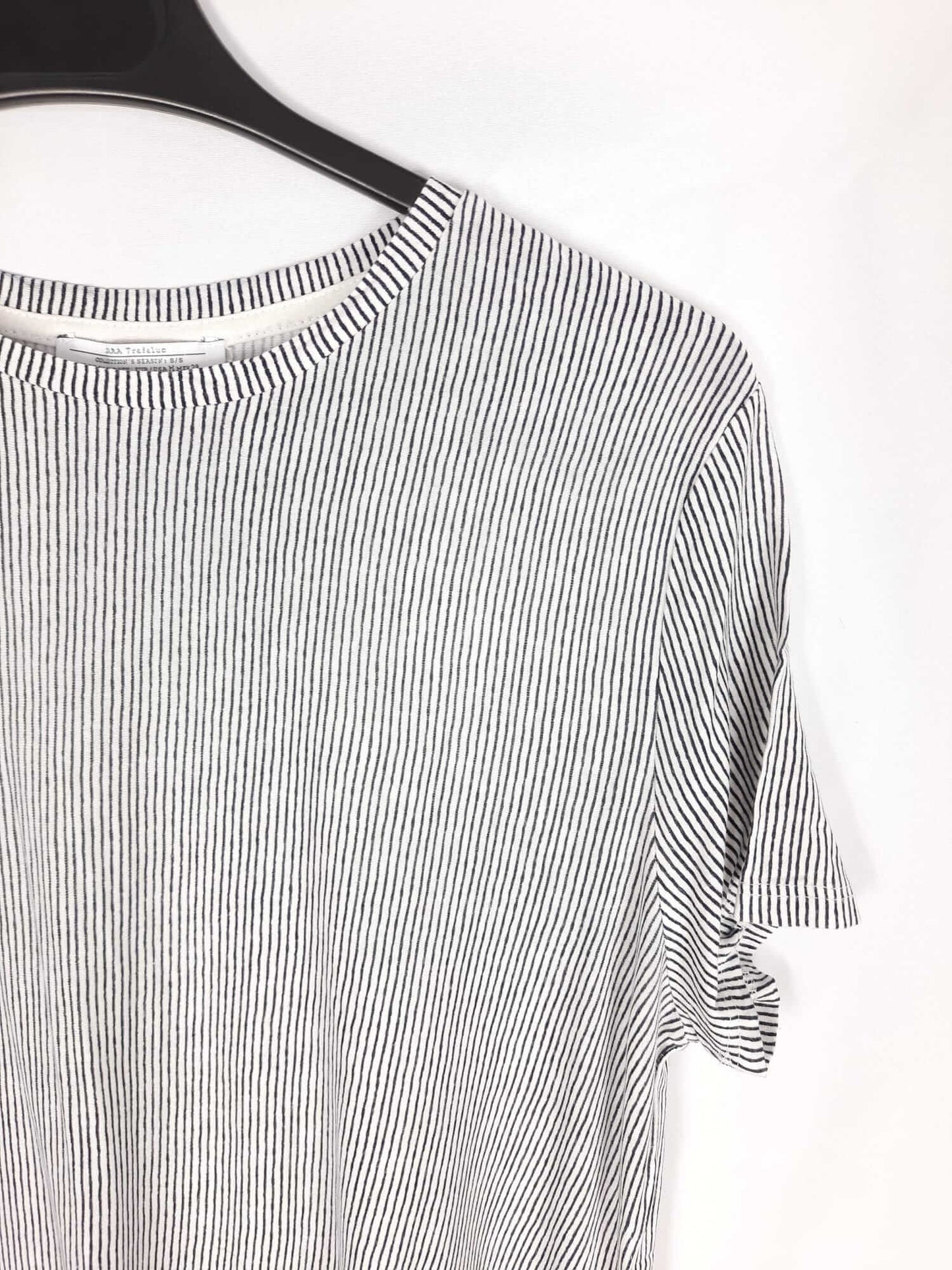ZARA. Striped t-shirt with side slits Tm