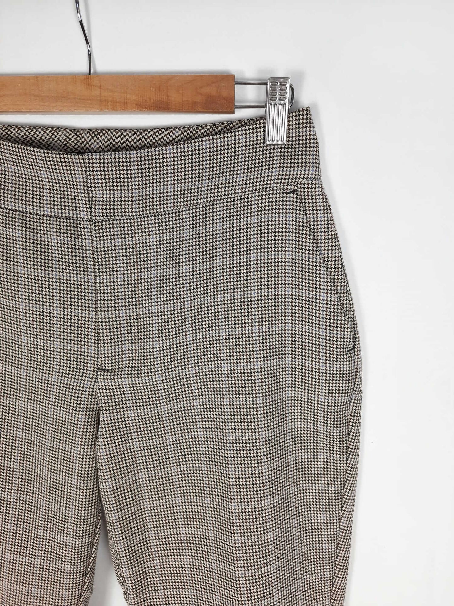 ZARA. Pantalon pata de gallo en tonos marrones y beige T. s