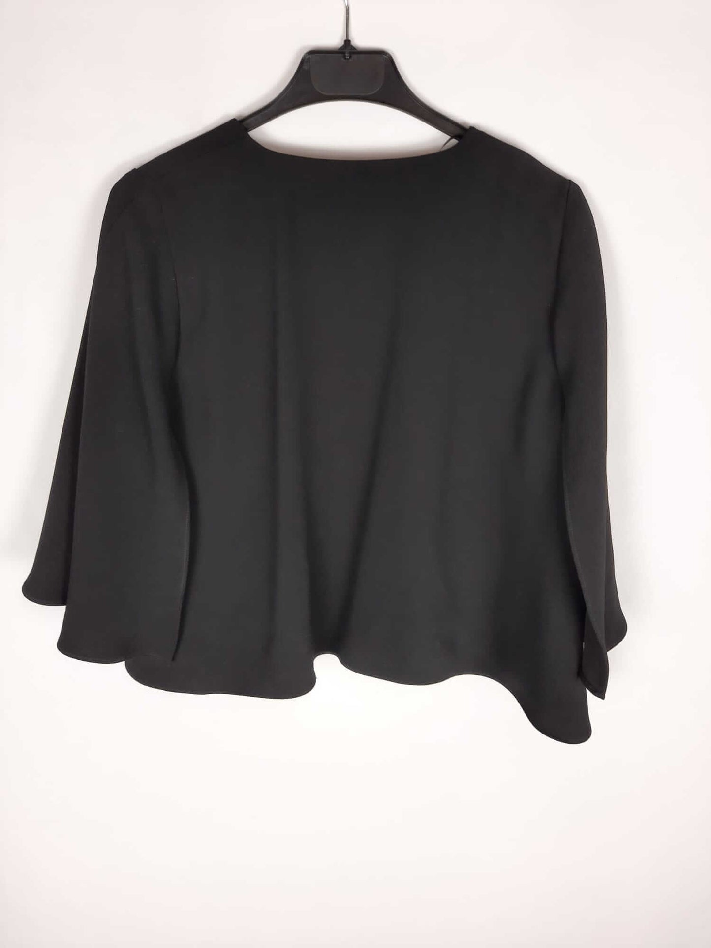 ZARA. Black flowing short jacket Tm