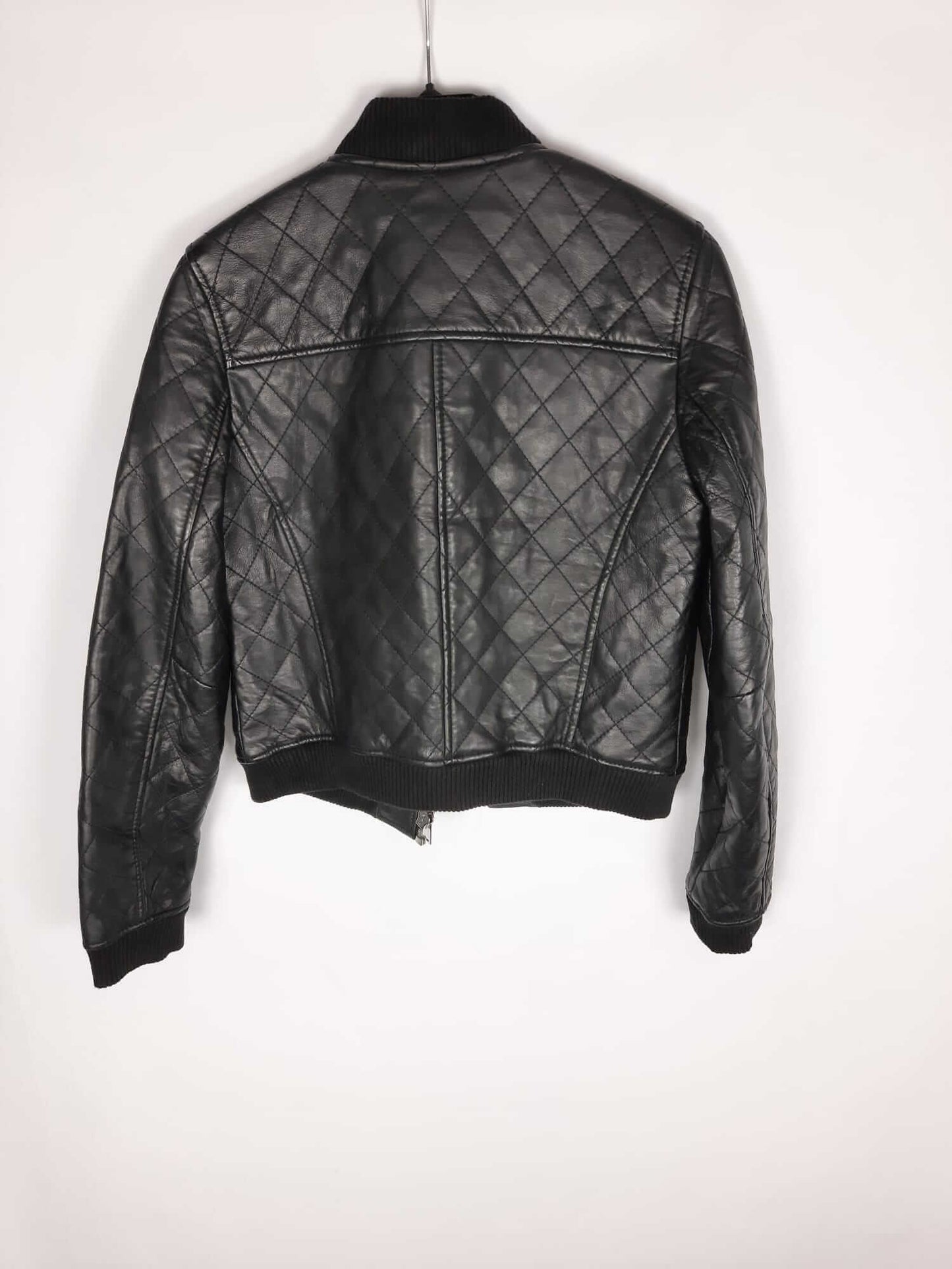 ZARA. Chaqueta estilo bomber negra polipiel T.s