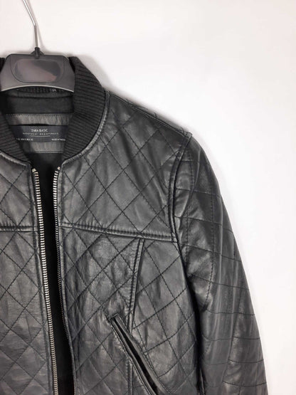 ZARA. Chaqueta estilo bomber negra polipiel T.s