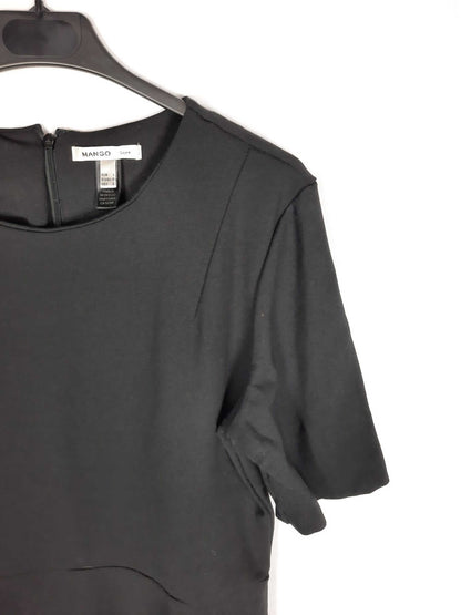 MANGO.Top negro costuras volante T.L