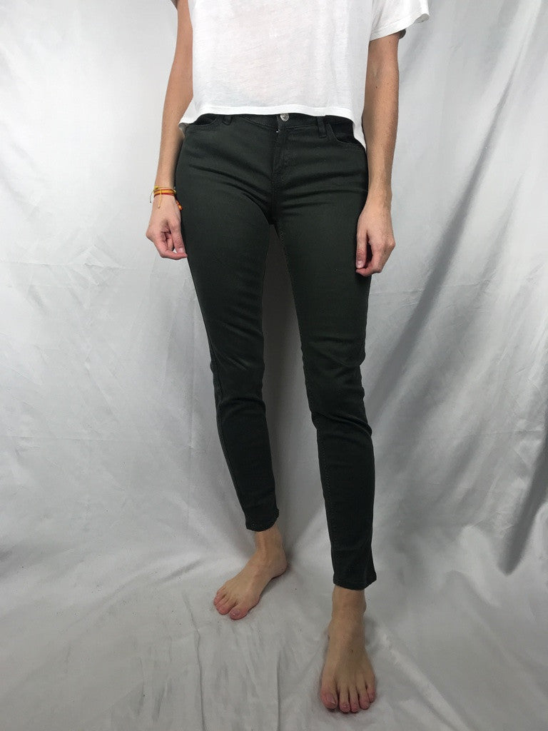 MANGO. Vaqueros verde militar