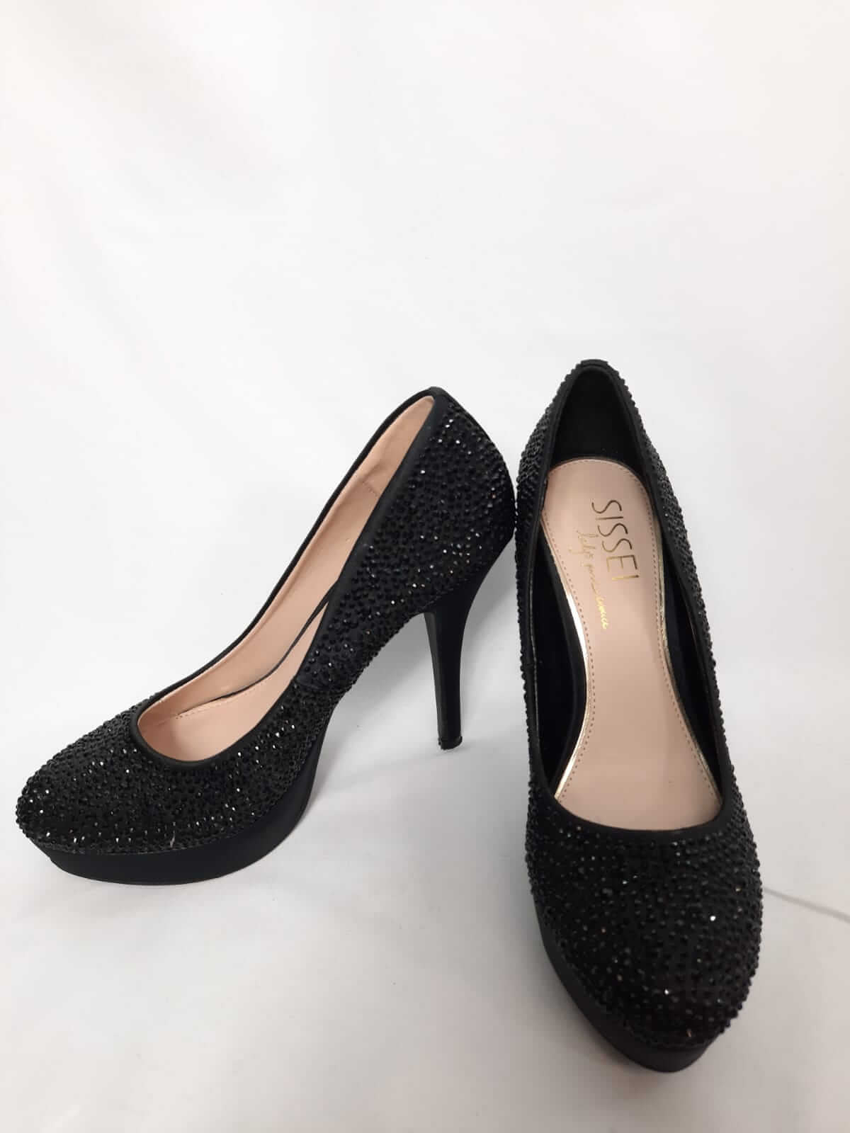 SISSEI. Zapatos de tacon negros con brillitos T.38