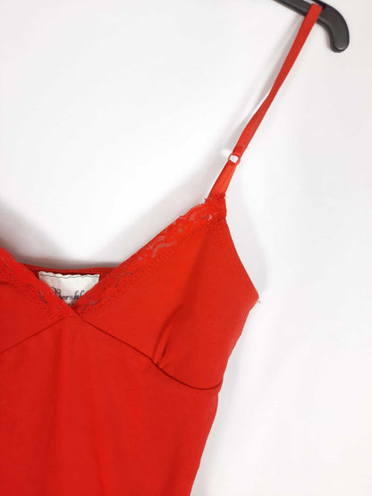 BERSHKA. Top lencero rojo T. m.