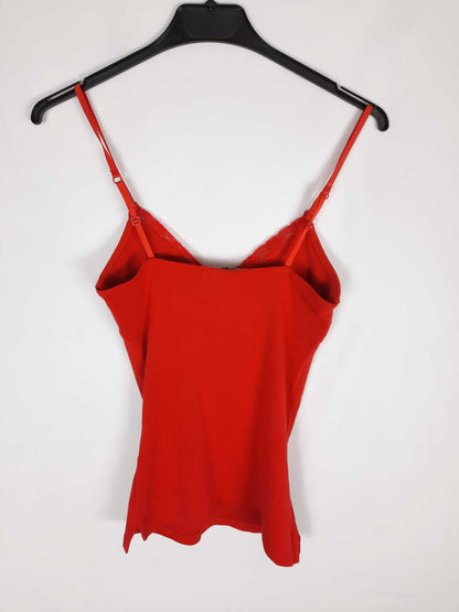 BERSHKA. Top lencero rojo T. m.