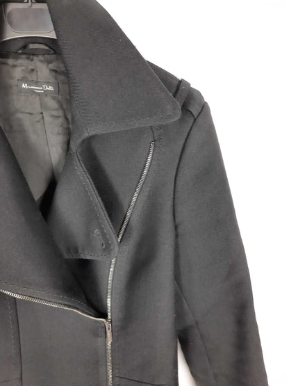 MASSIMO DUTTI. Black zip-up jacket, size 40