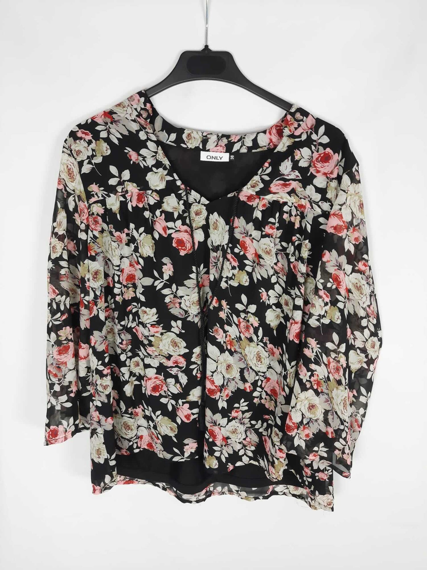 ONLY. Black floral print blouse T.38