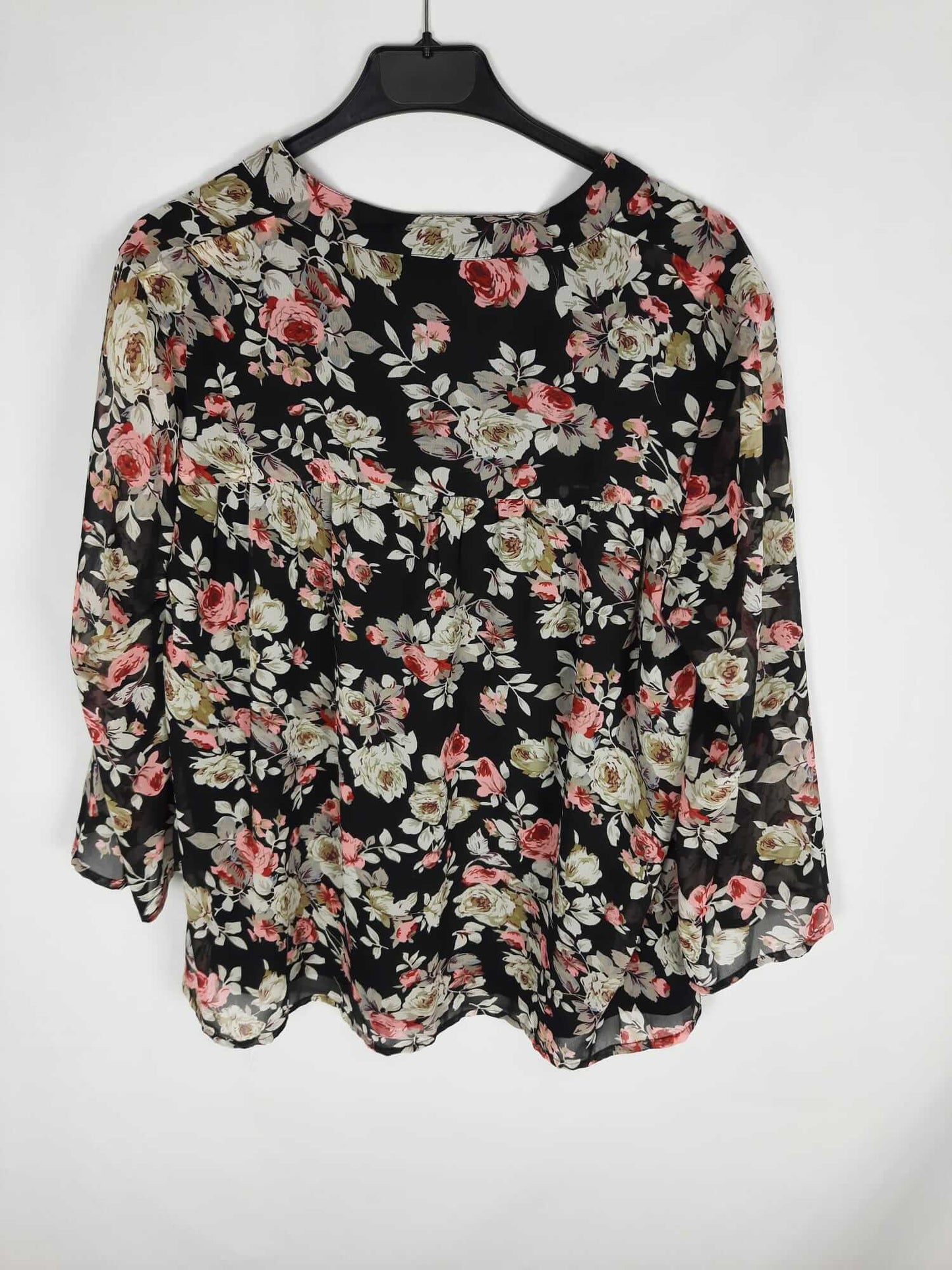 ONLY. Black floral print blouse T.38