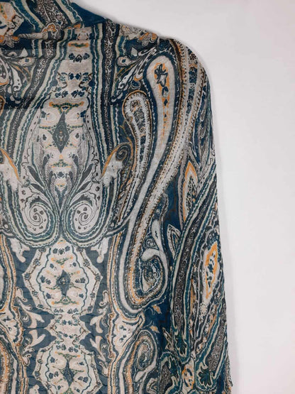 MASSIMO DUTTI. Fular turquesa con toques mostaza estampado