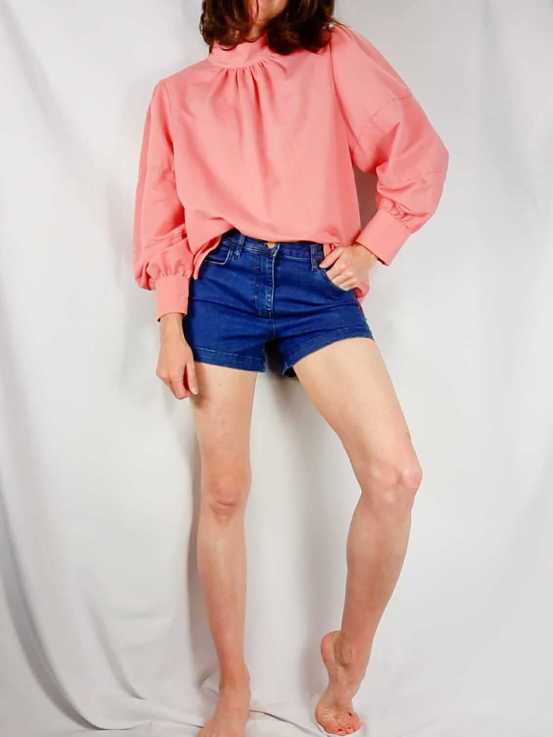 MASSIMO DUTTI. Salmon-coloured blouse with puffed sleeves, size XL.