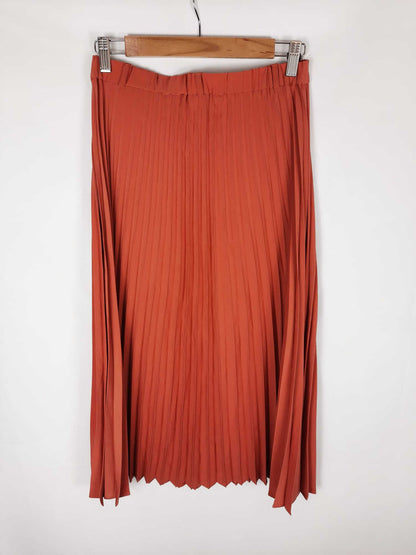 STRADIVARIUS. Falda midi color teja plisada T. m