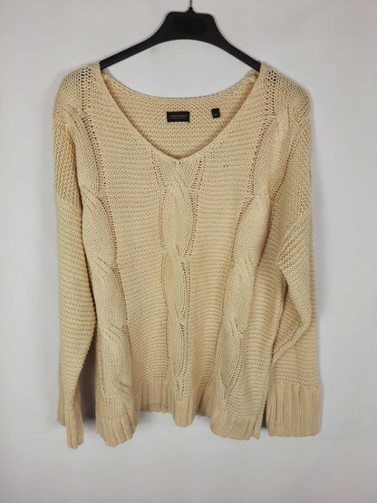 URBAN HAUS. Beige knitted sweater TS