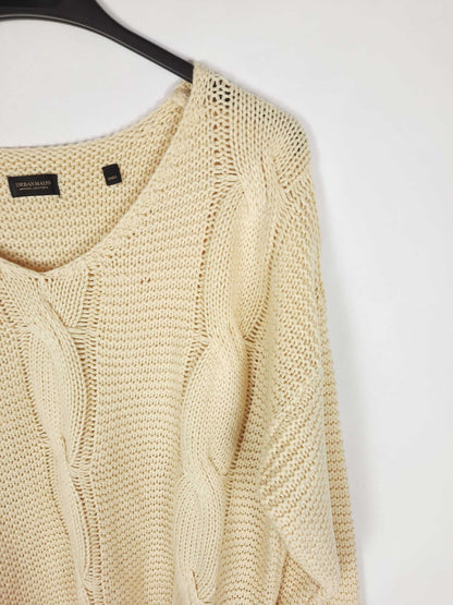 URBAN HAUS. Beige knitted sweater TS