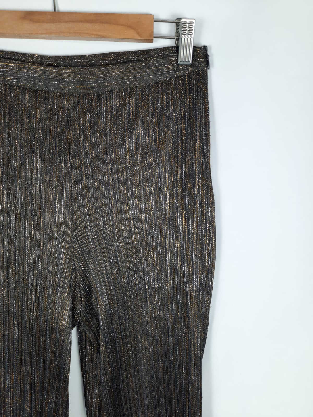 ZARA. Pantalón fluido hilos T.m