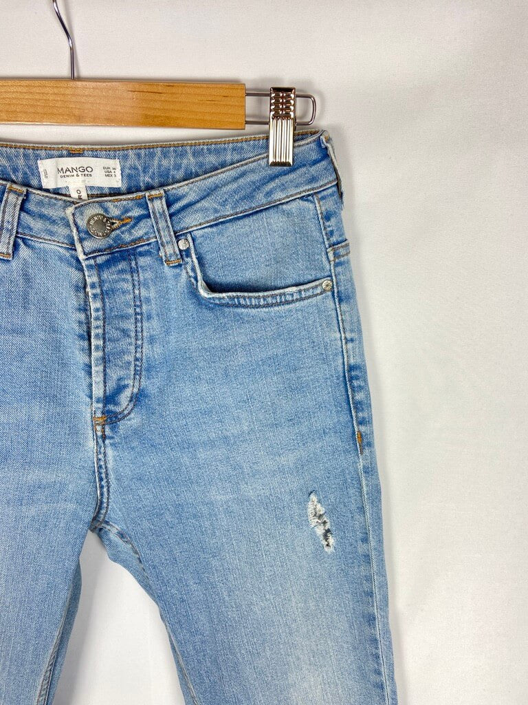 MANGO. Jeans vaqueros T.36
