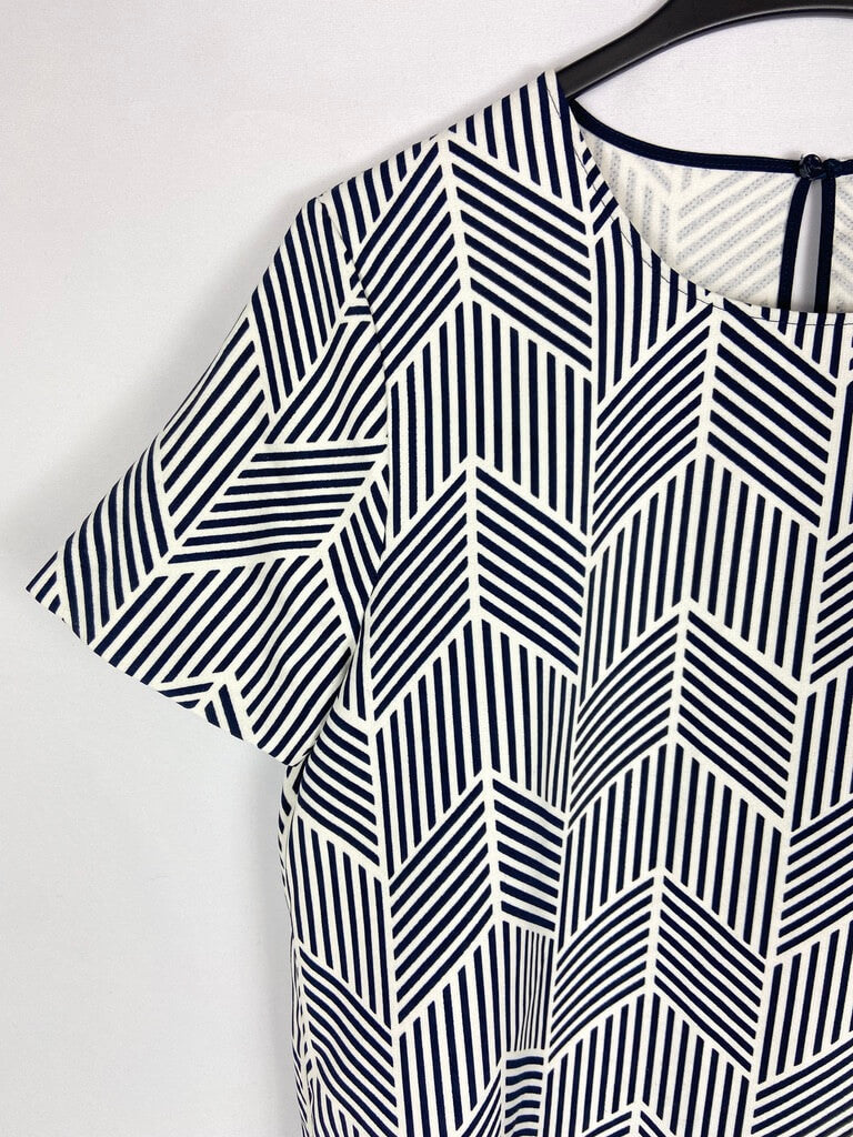 ZARA. Vestido corto blanco estampado geométrico azul marino Ts