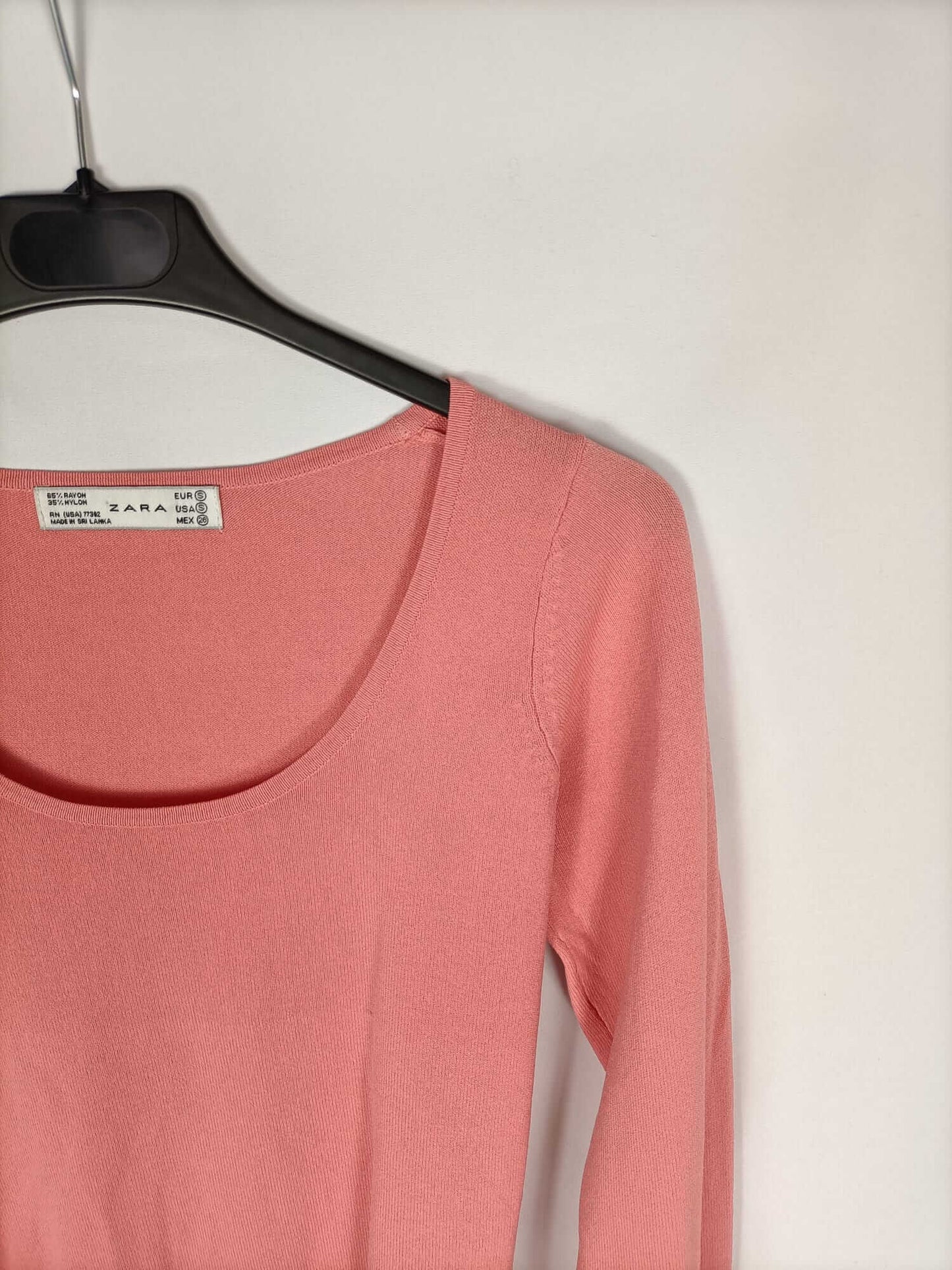 ZARA. Fine salmon Ts sweater