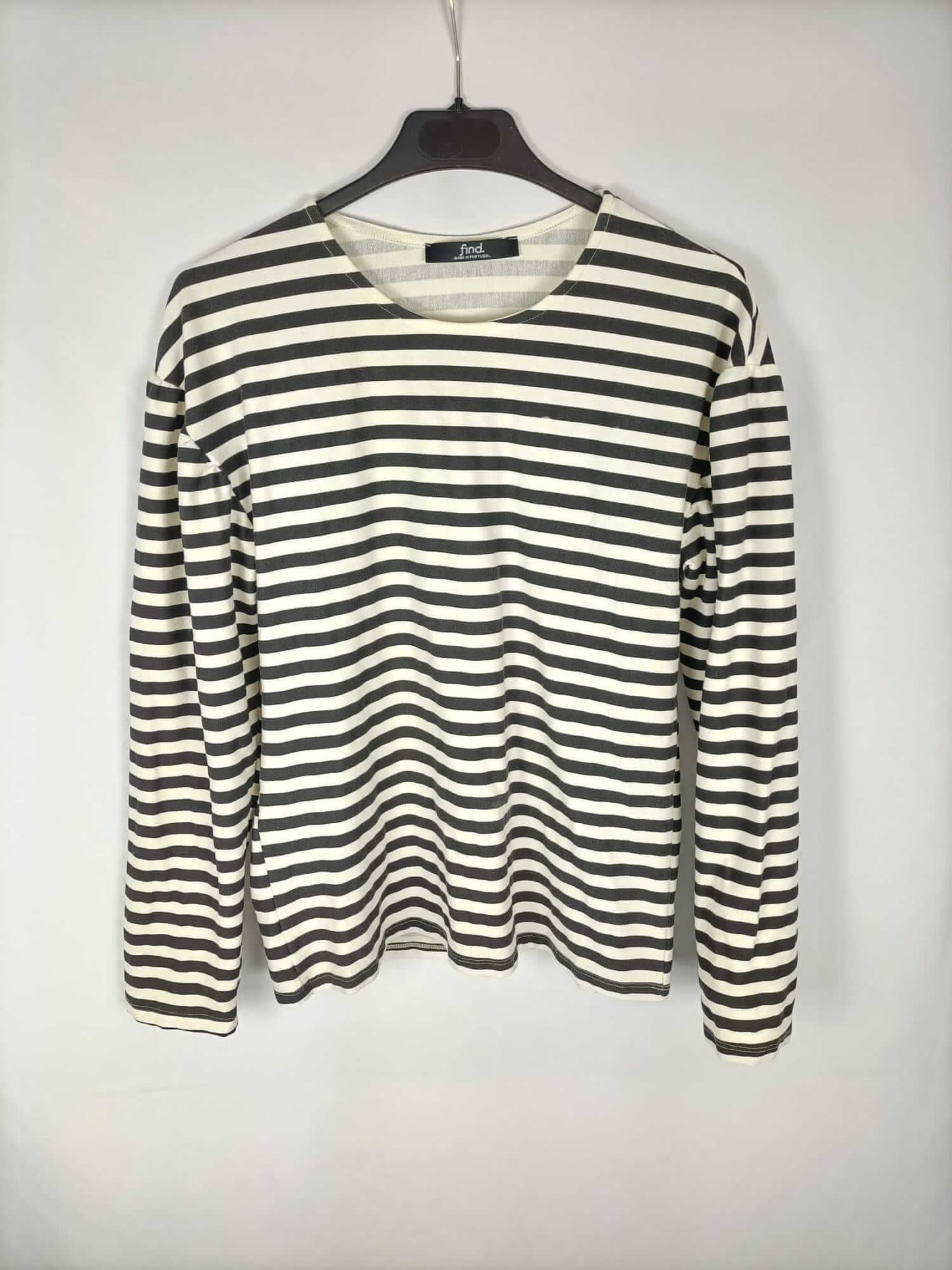 FIND. Black and white striped Ts sweater