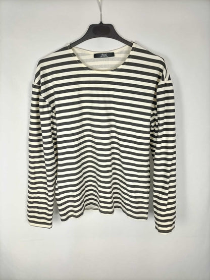 FIND. Black and white striped Ts sweater