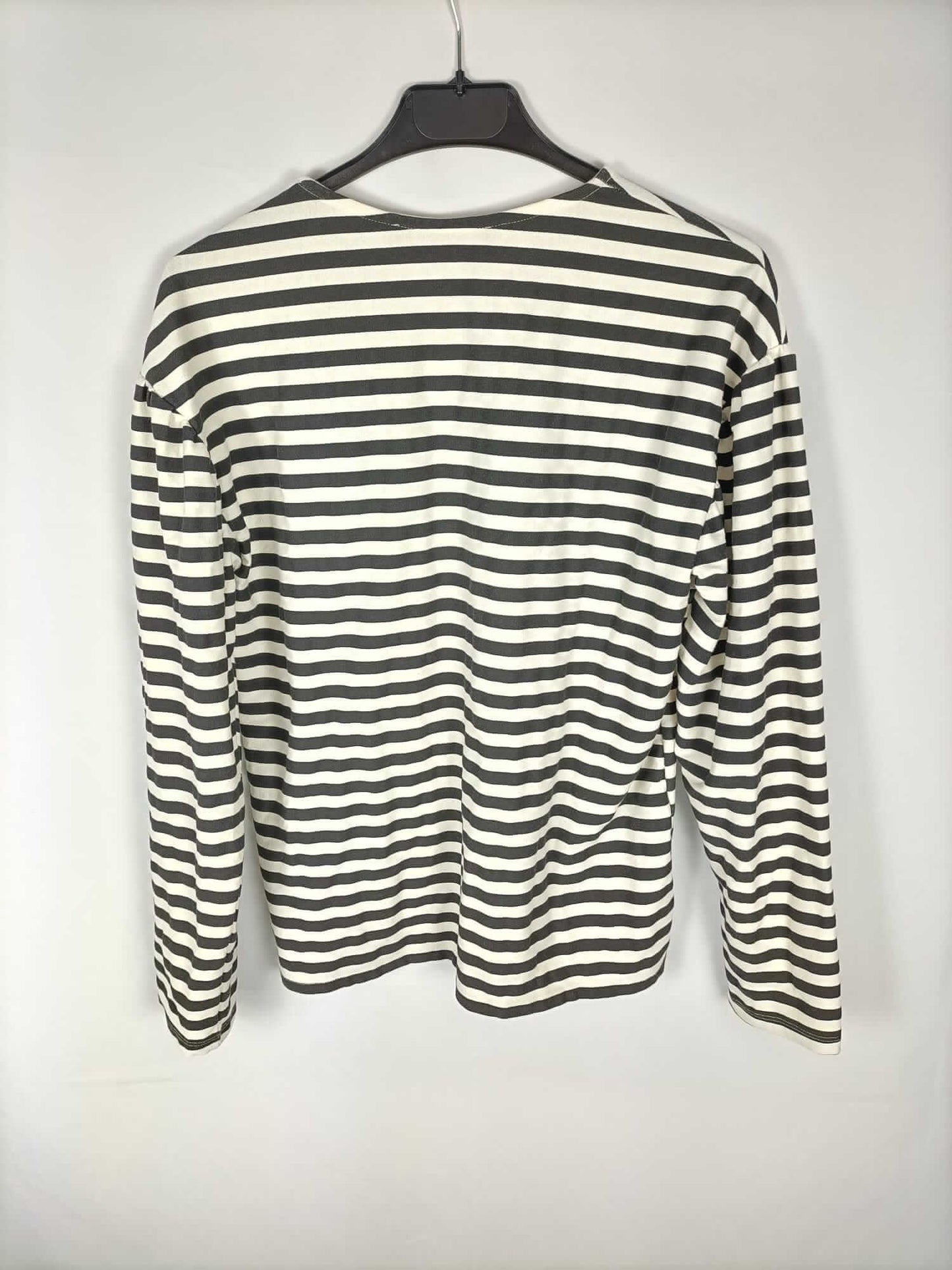 FIND. Black and white striped Ts sweater