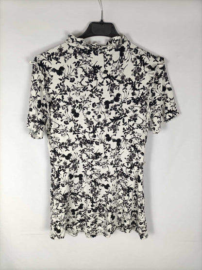 FIND. Vestido  blanca estampado de flores en negro T. xs