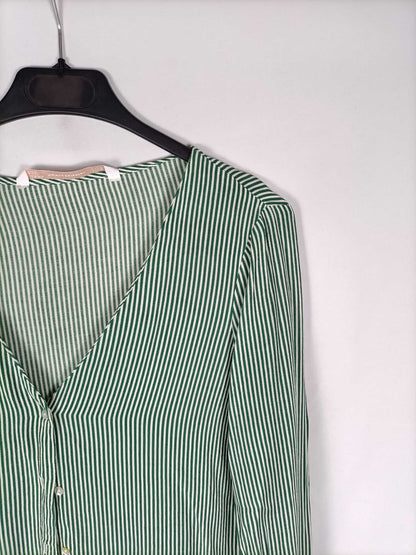 ZARA. Blusa de rayas verde T. xs