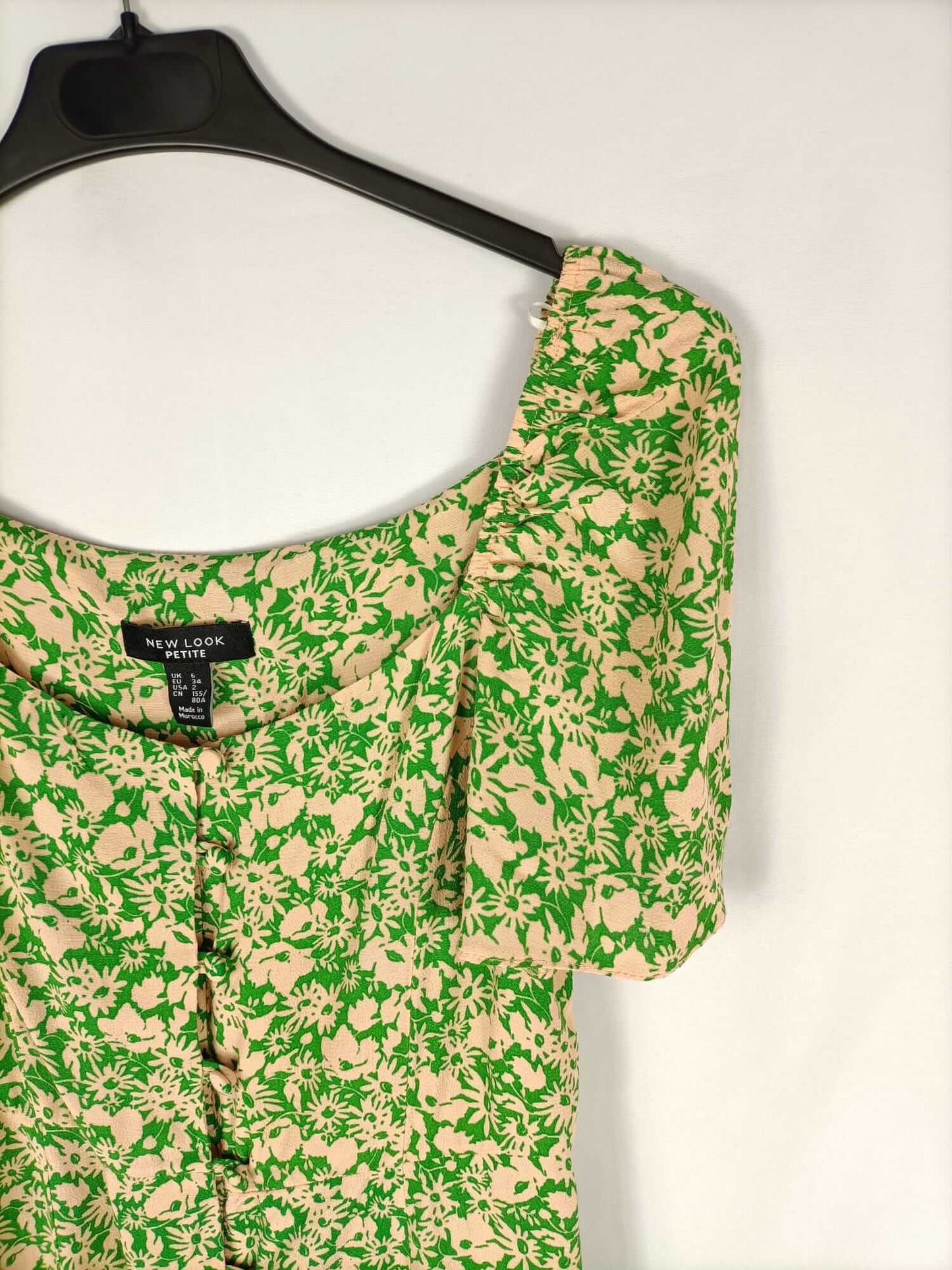NEW LOOK. Vestido verde estampado flores beige T. 34