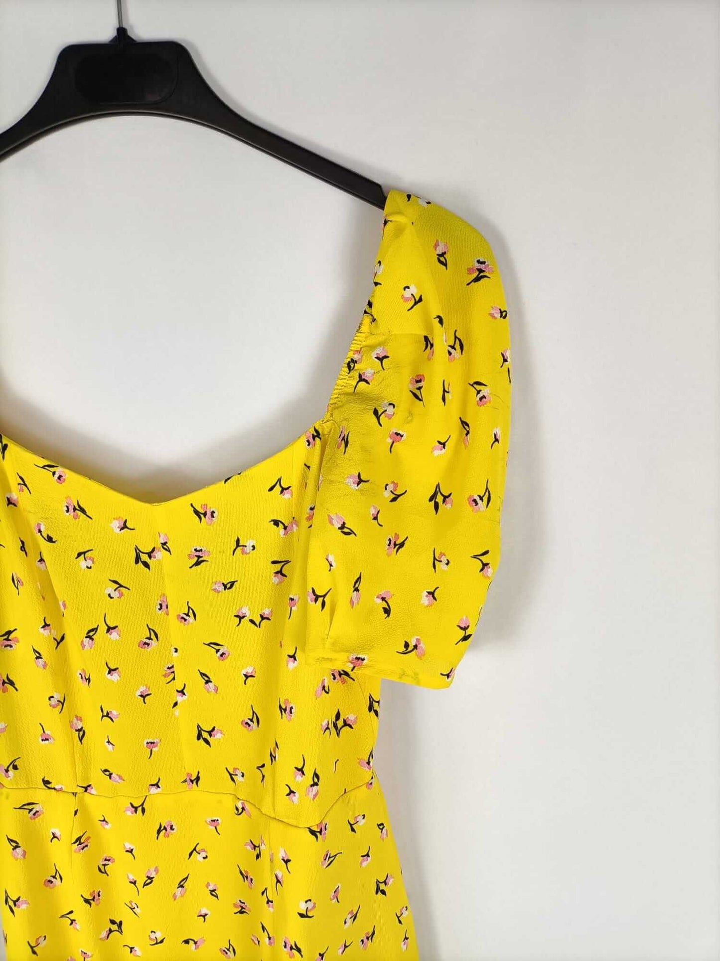 LOAVIES. Vestido. corto amarillo estampado flores T. xs