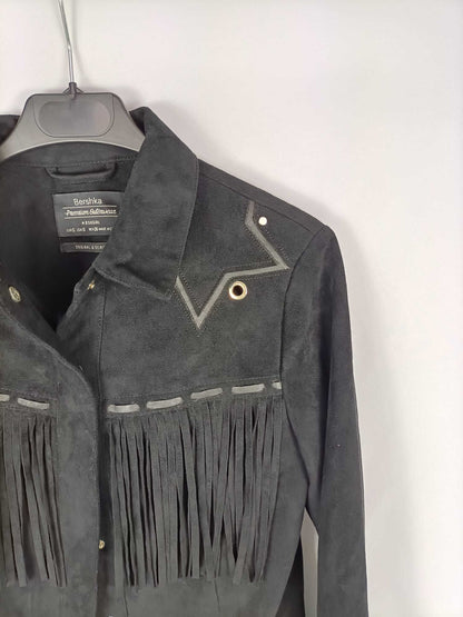 BERSHKA. Chaqueta antelina negra estrellas y flecos T .s