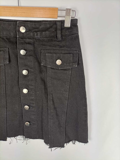 ZARA. Falda corta denim negra abotonada T.xs