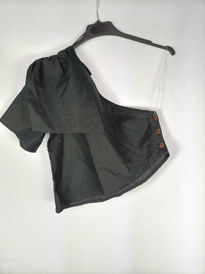 VERGE GIRL. Asymmetrical black linen top Ts