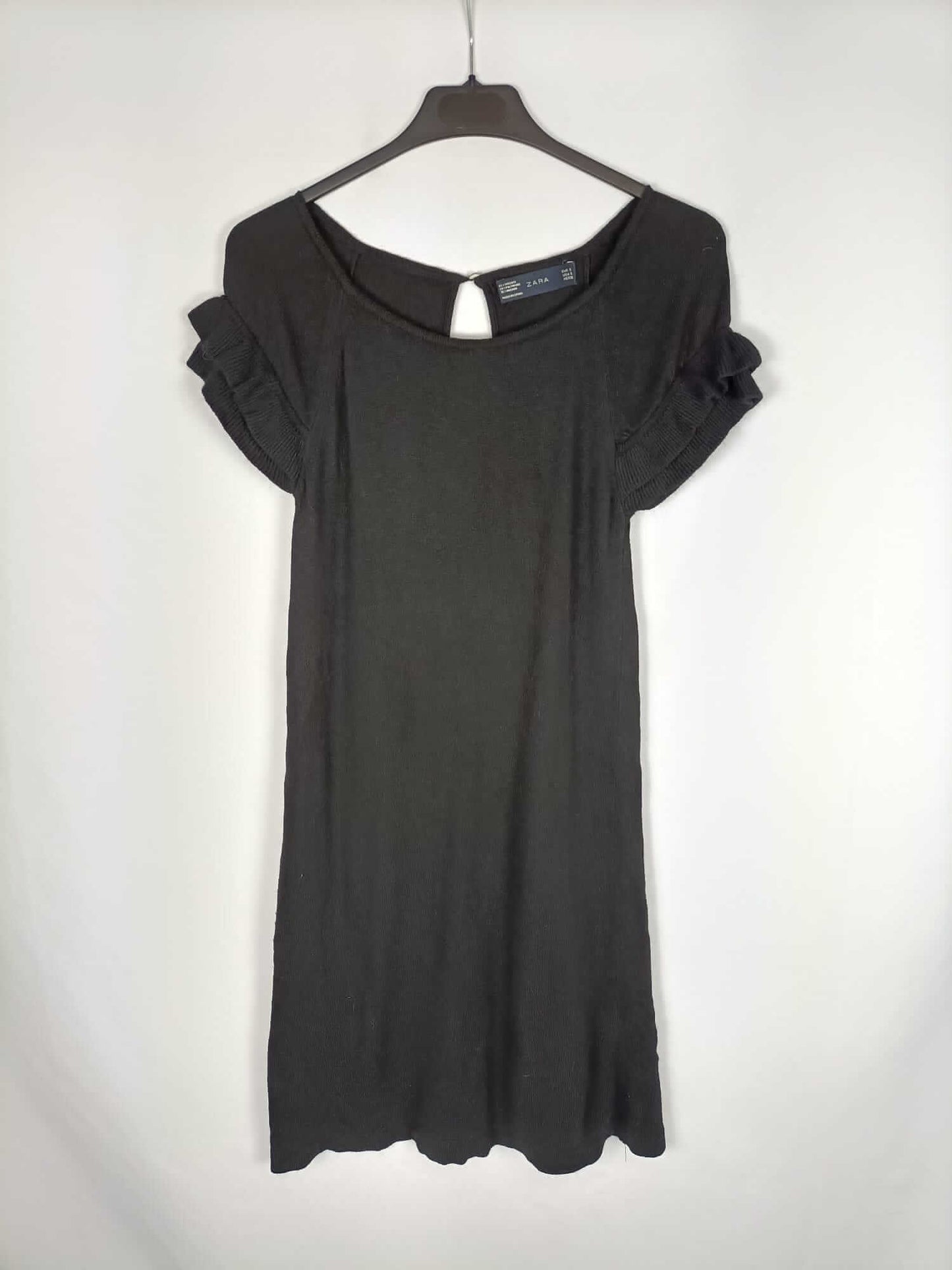 ZARA. Vestido corto de punto negro T. s