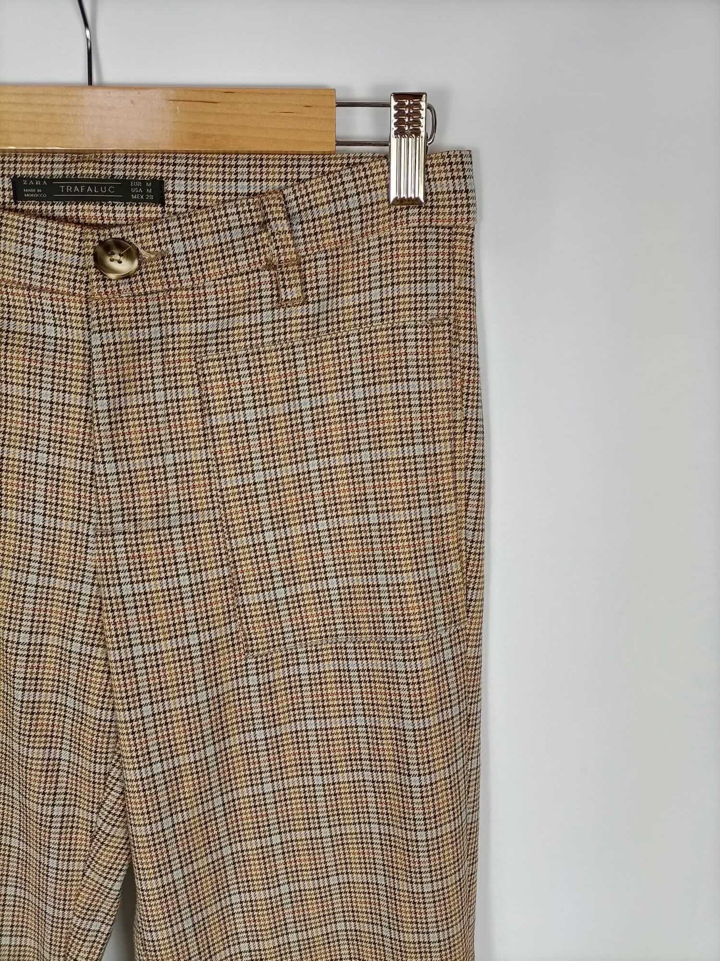 ZARA. Pantalon pata de gallo beige T. m