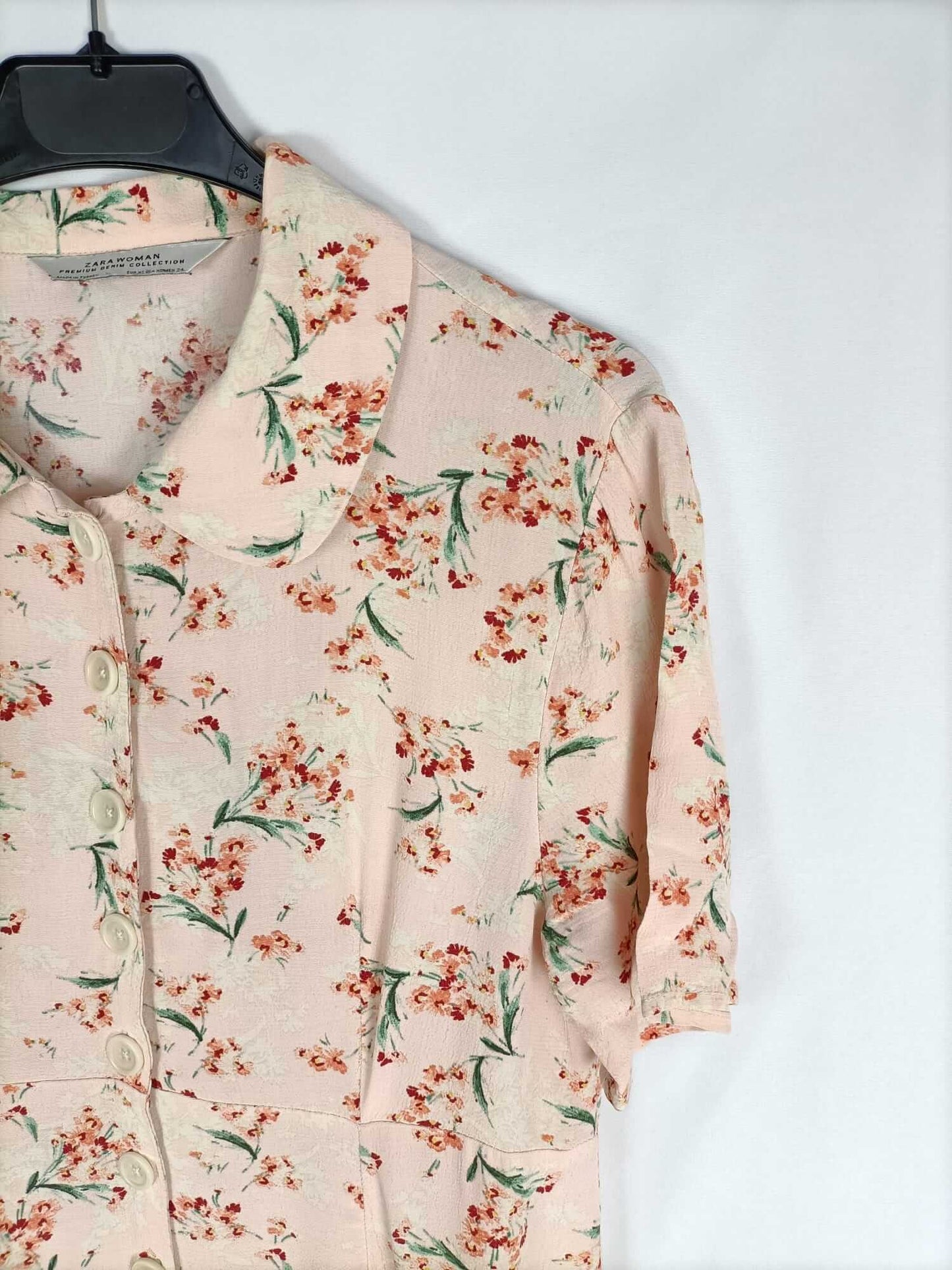 ZARA. Vestido rosa estampado flores abotonado T . xs